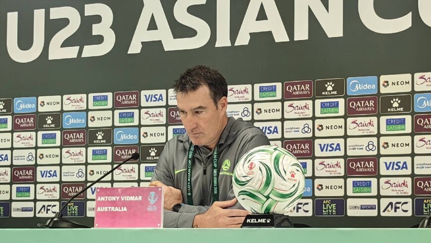 澳大利亚U23主帅：下半场只有一支球队在进攻；中国队防守严密