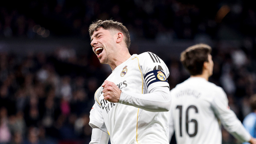 西甲：皇马4-1皇家社会，暂居首位，维尼修斯2球，巴尔韦德破门