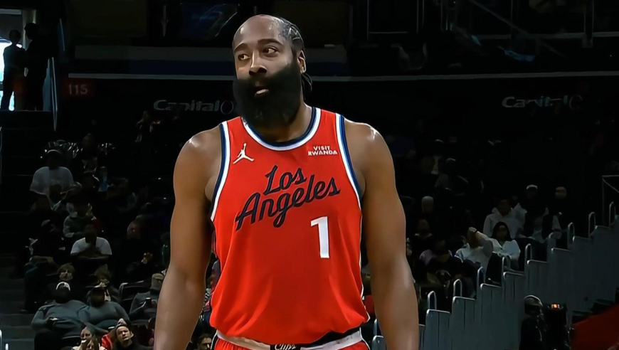 这夸张的单打节奏！哈登不到一分钟连造犯规五罚全中快船瞬间追平