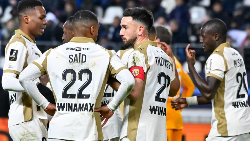 一场5-0让法甲榜首易主，大黑马狂揽52分，挤掉大巴黎，成功登顶