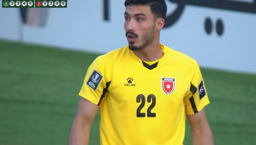 史诗级名场面！U23约旦门将扑点后激情庆祝，但球反弹入网空欢喜