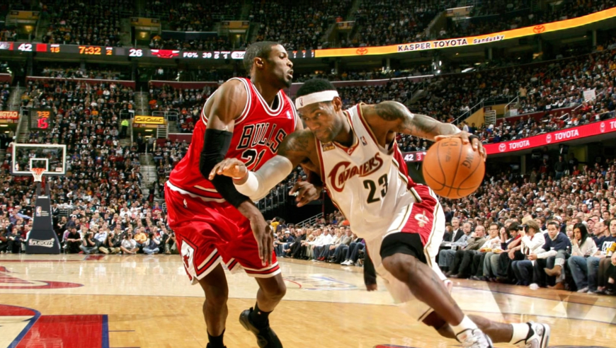 皇帝传奇｜为了得到10年的詹姆斯，NBA各队究竟付出了多大的代价？