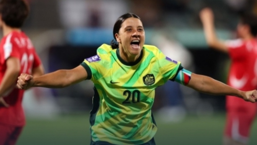 150秒看女足亚洲杯澳大利亚2-1朝鲜进四强，科尔远射破门