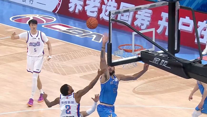 麦基15分钟9+10集锦：送逆天血帽 送双手滑翔重扣