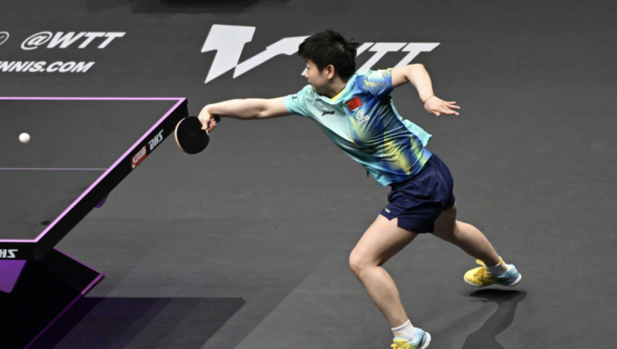 被轰1-10！25岁孙颖莎2-4不敌蒯曼+无缘四强 现场一片安静