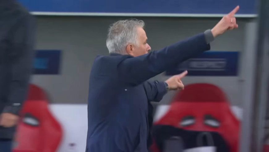 就差这一球！门将读秒破门穆帅疯狂庆祝，本菲卡最后一名进欧冠附加赛