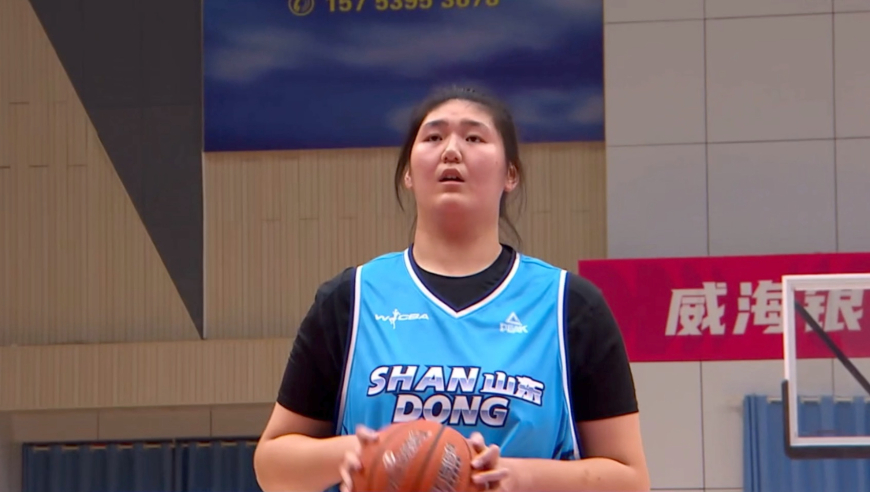 女姚明！张子宇5中5砍13分集锦：篮下高举高打对手根本够不着