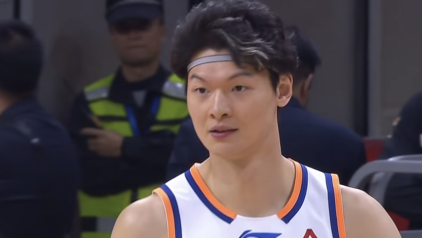 CBA一夜4场惨案！上海赢广东40分，北控爆冷输球，最新排名山东反超北京