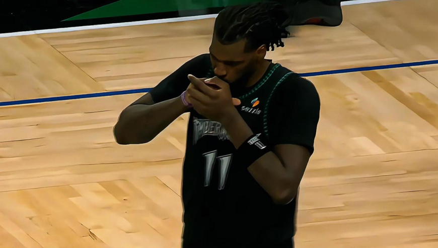 灰熊森林狼生死时刻：兰德尔传球伤害队友 灰熊关键6罚5中定胜局