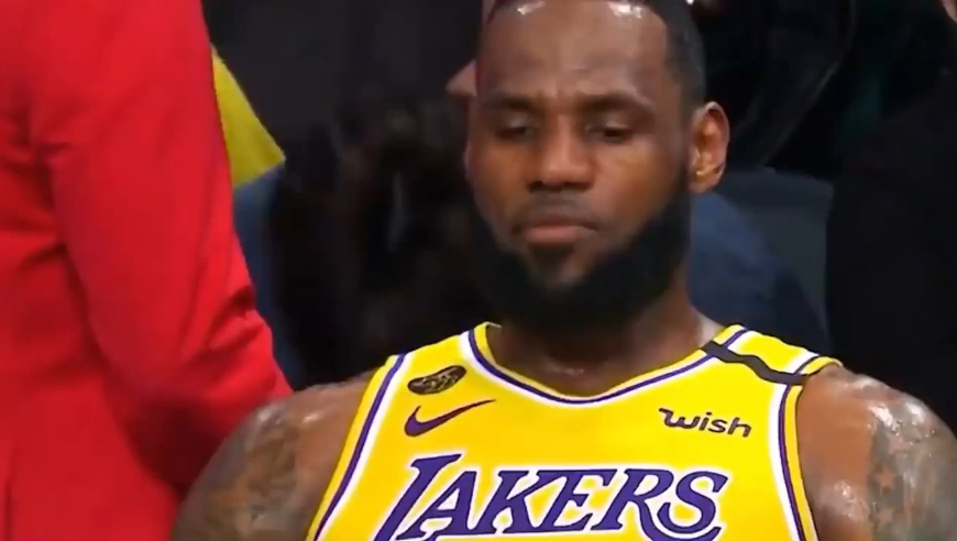 体坛记忆｜魔兽霍华德差点死了！每天摄入普通人22倍的糖分，导致全身瘫痪