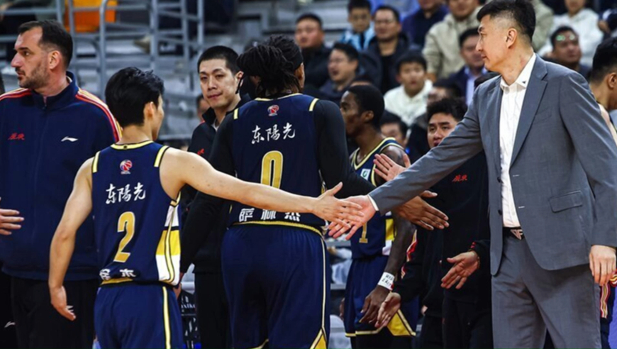 慢镜还原！广东被廖三宁绝杀，杜锋决胜时刻1次换人是败笔