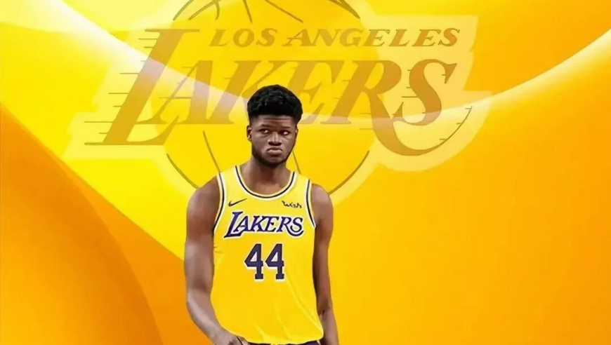 裁掉了！再见NBA！本该是下一个霍华德