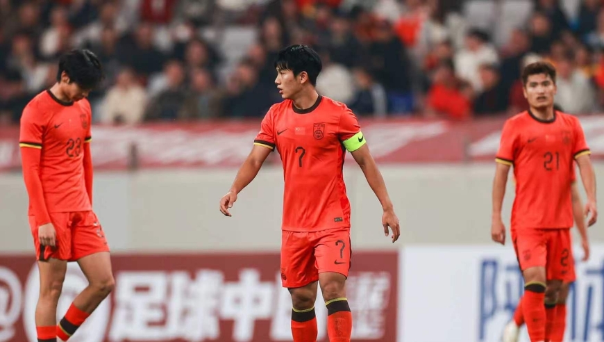 回看U23国足两粒丢球！防线超巨失误，鲍世蒙头球乌龙助攻+滑倒