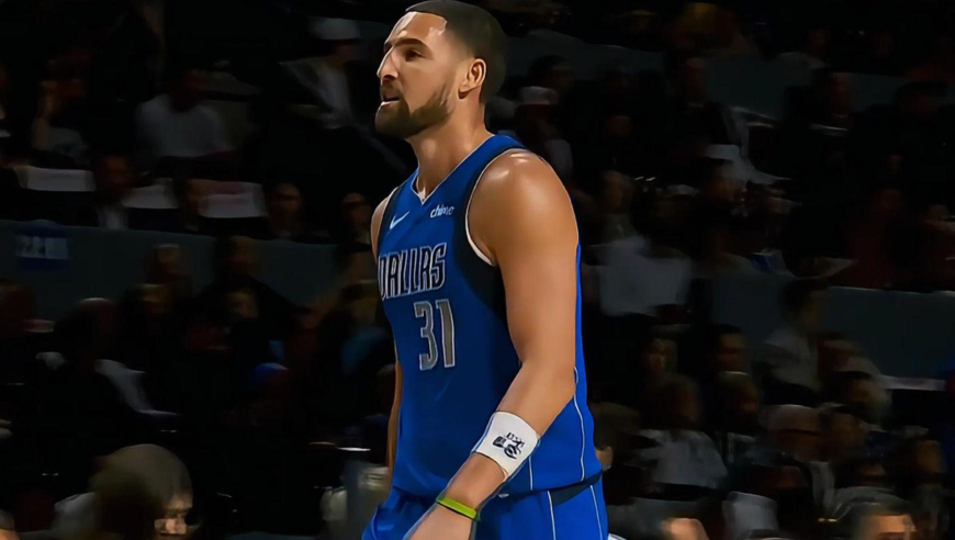 什么用人策略？独行侠汤普森开场连中三分后30秒就被基德换下