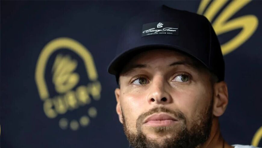 突发！库里与 UA 分手了！