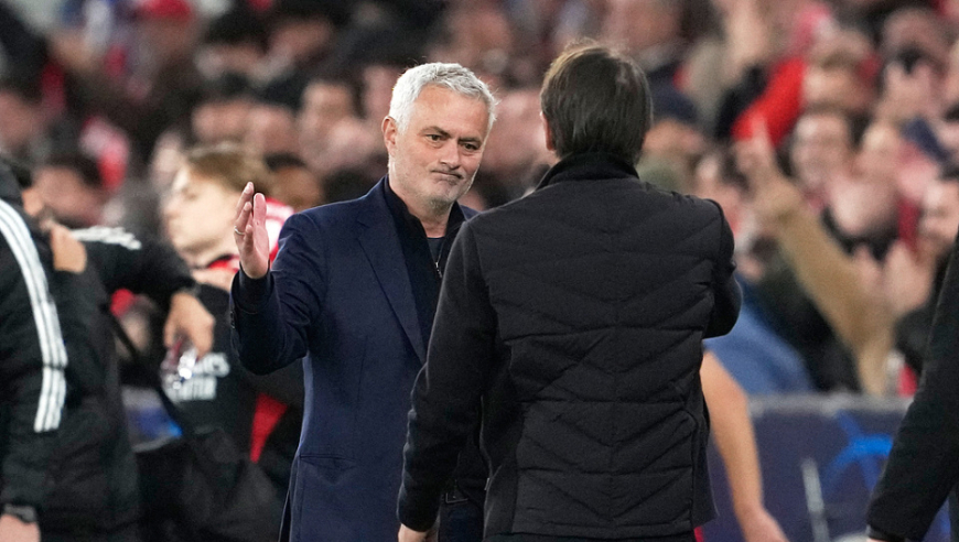 62岁穆帅里程碑战KO孔蒂！率队从4连败到2连胜，欧冠晋级希望重燃