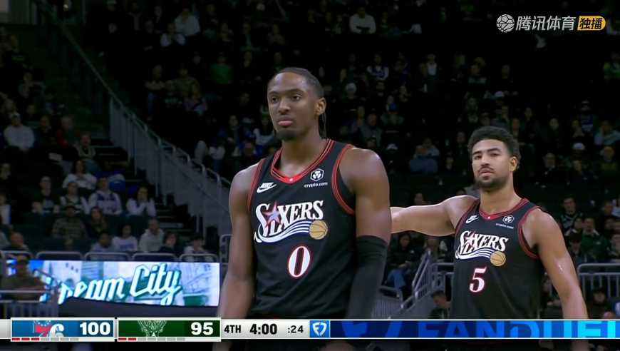 大心脏！马克西反击突破上篮被吹进攻犯规76人果断挑战改判2+1