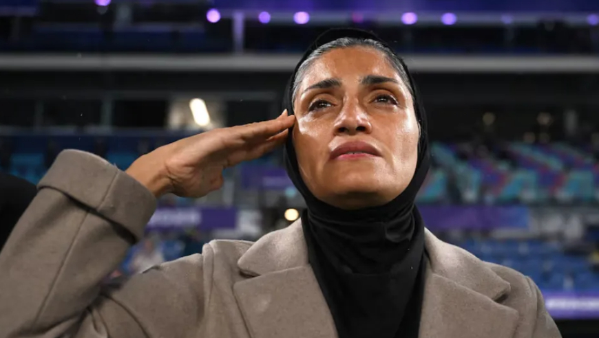 伊朗女足不唱国歌，主帅回应：这里头有内情 球员当时太难了