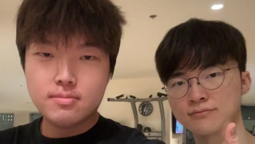 终于和偶像合影了！Bin哥晒与Faker合影