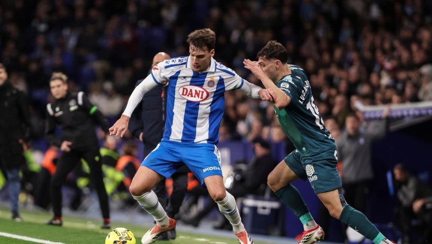 随着西班牙人爆大冷门1-2遭逆转，西甲最新积分榜出炉