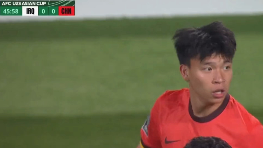 U23国足下半场险些闪击，王钰栋边路写意传中，后点包抄球员稍稍慢点