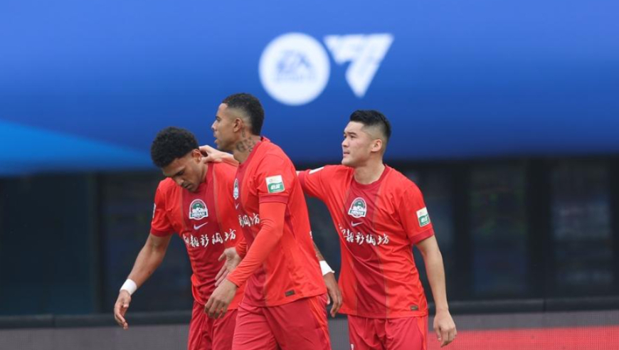 中超最新积分战报：成都蓉城登顶，上海海港狂轰4球，河南两连胜