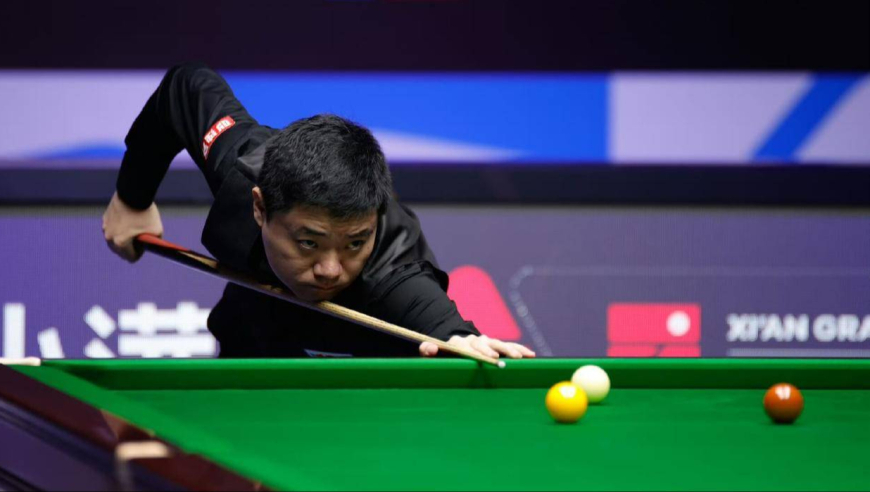 诡异笑容藏杀招！艾伦精准做球，丁俊晖四次解球失败陷入绝境｜体坛记忆