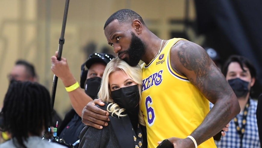 詹姆斯忘恩负义、自私自利？珍妮巴斯回应家族矛盾，以及两人恩怨