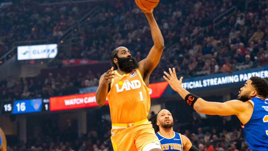 慢镜还原！哈登3压哨4三分兑现超巨作用，骑士大胜尼克斯关键