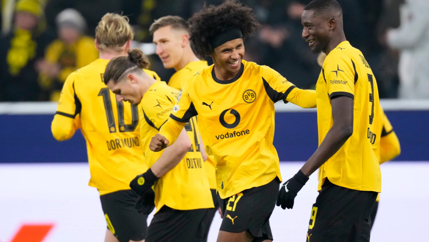 门线用手挡球送红点！欧冠多特4-0十人比利亚雷亚尔，吉拉西双响