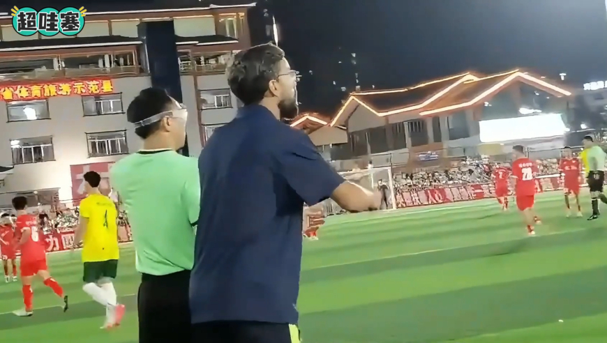 巴西队参加村超，巴西教练急了：认真点，他们真的不是国家队！