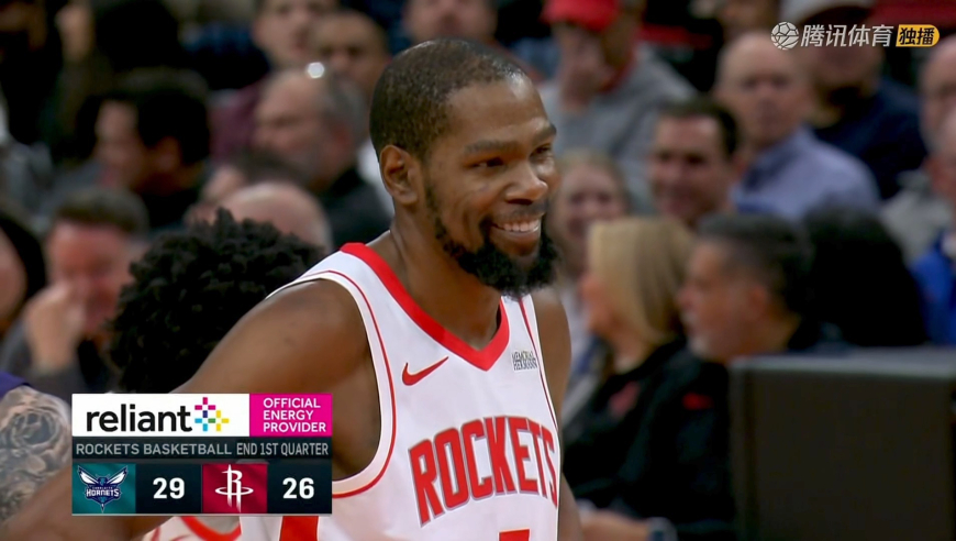 得分机器！杜兰特单节砍下11分 达成赛季1200分里程碑