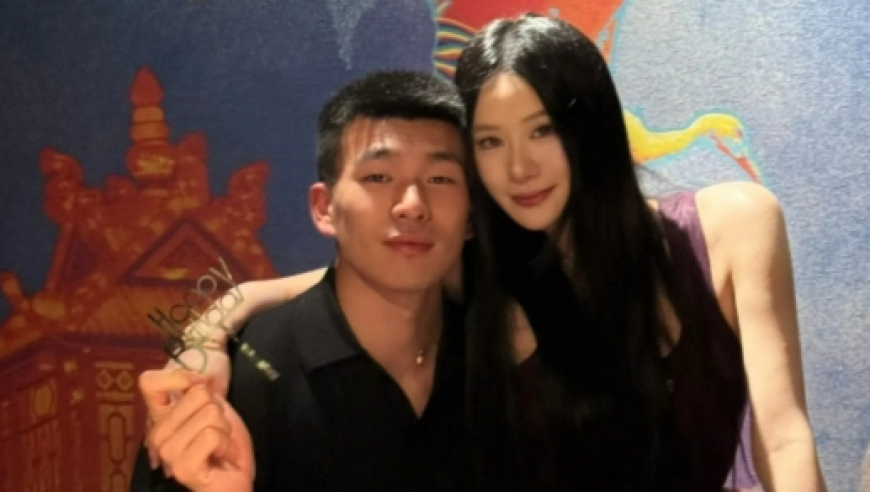 范志毅爱女为27岁申花门神庆生！幸福坐其大腿上，两人已订婚10个月