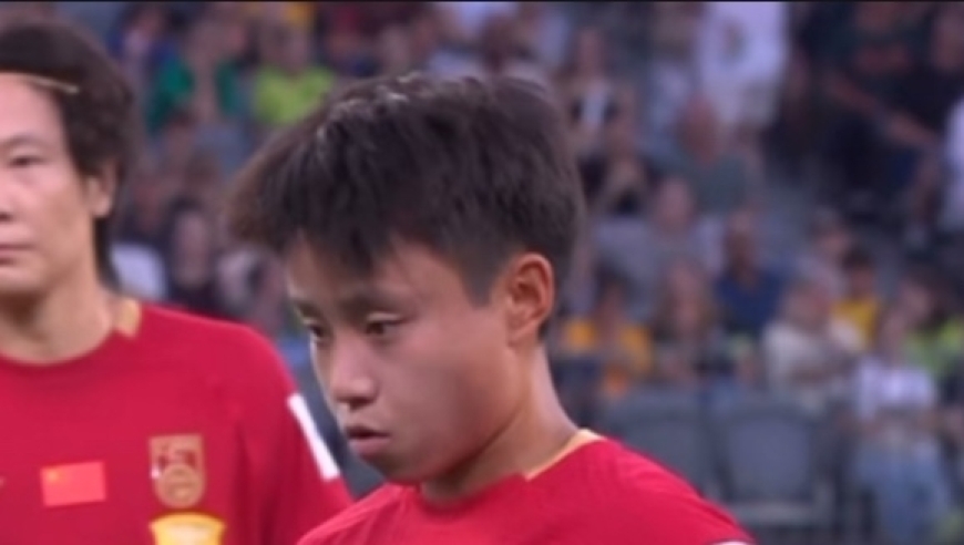 小个子大能量！张琳艳晃过门将被扑倒造点，亲自操刀主罚命中