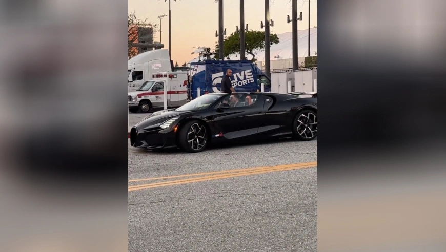 太帅了！东契奇开布加迪来到湖人主场：迎战旧主独行侠