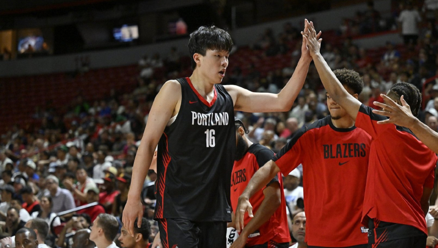 ESPN头版报道！球衣上市卖到脱销！杨瀚森人气有多高？