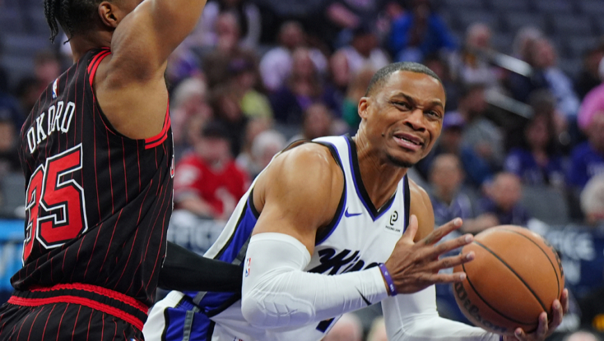 三双王再现江湖！威少vs公牛23分11篮板12助攻：全能表现盘活国王