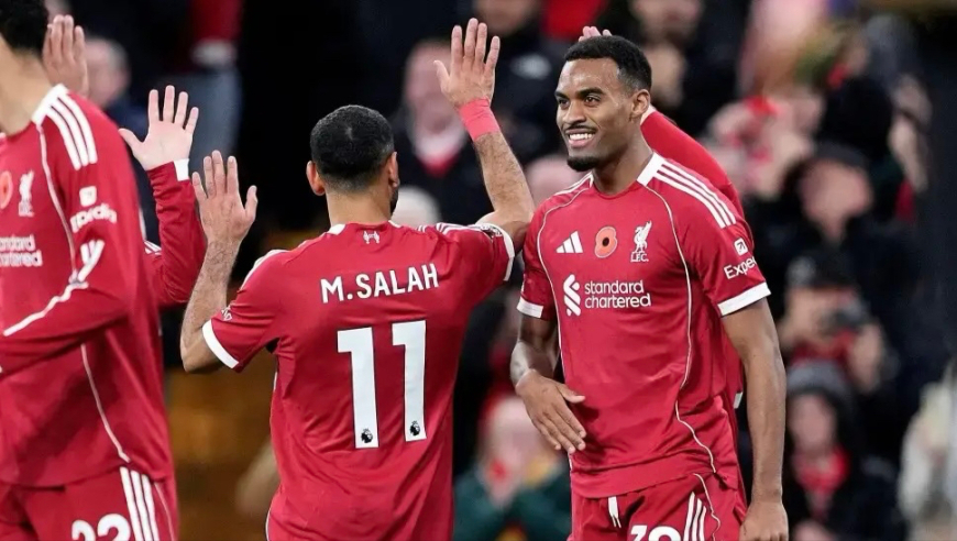 英超：利物浦2-0维拉止连败 萨拉赫、赫拉芬贝赫破门 大马丁送礼