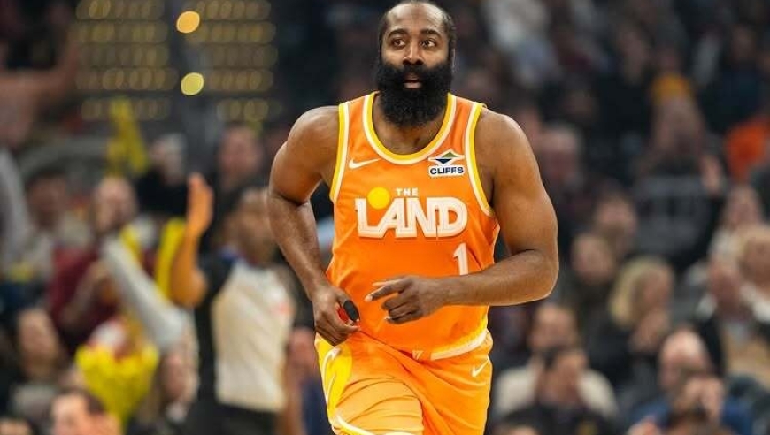 哈登晒照自封最杰出球员！加盟骑士8胜1负 克媒放话季后赛横扫活塞