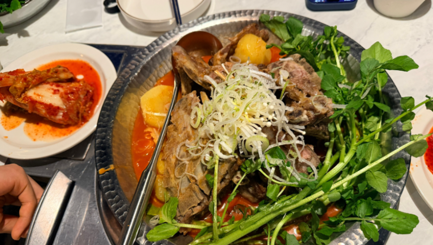 【LPL老婆】余霜与泽元在香港徒步，秀恩爱羡煞旁人