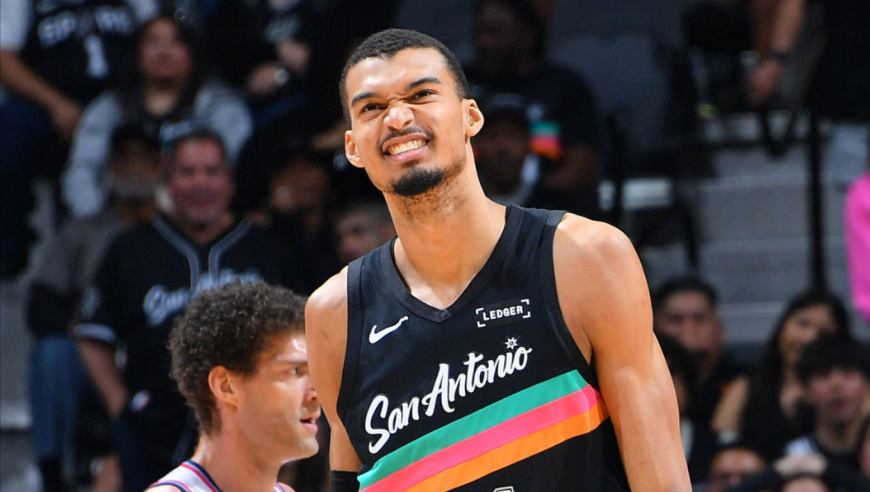 最后70秒神剧情！巴图姆离奇踩线 文班完成25分大逆转后哭了