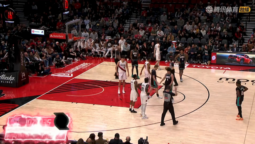 就问你帅不帅！杨瀚森胯下传球给队友 随后顺下冲筐得手