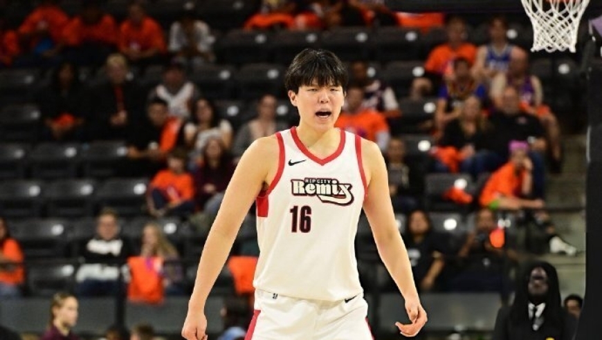 遗憾！杨瀚森21+9+3帽创新高：连续三分续命，未能获得绝杀出手