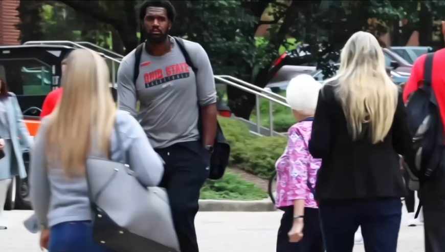 百年一遇的天才球员，大一就锁定了NBA状元