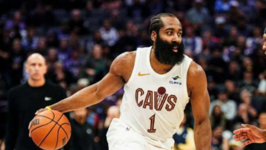 哈登本赛季已经砍下1250分，那库里、杜兰特、詹姆斯呢？