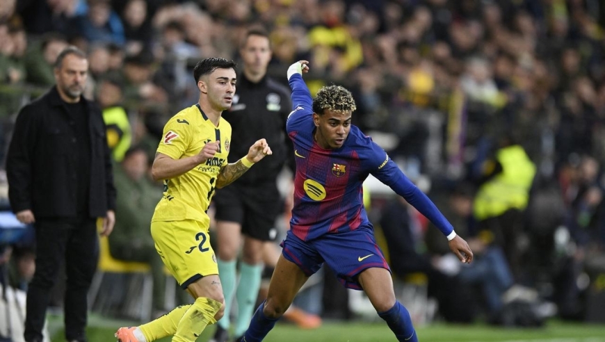 痛上加痛：18岁天才亚马尔被铲痛苦倒地，一掌报复，结果笑死人了