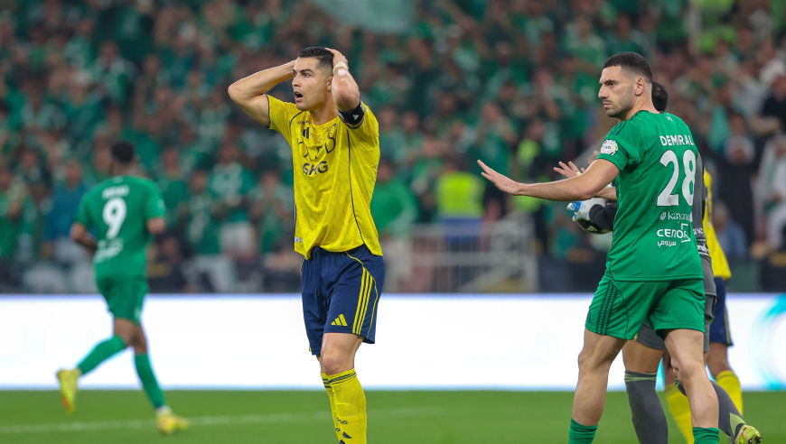 2-3！利雅得胜利遭联赛首败，2轮不胜后榜首告急，40岁C罗失单刀