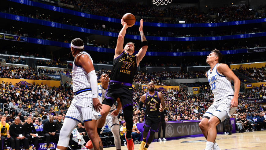 魔术湖人生死时刻：卡特准绝杀造翻盘 东契奇甩锅老詹三分绝杀打铁