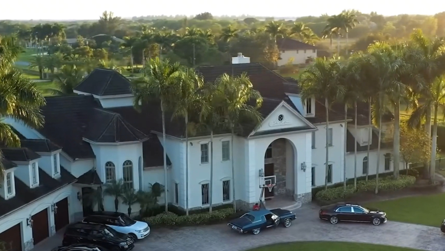 体坛记忆｜NBA球员豪宅！家有900英亩野生动物园，逛后院得开车