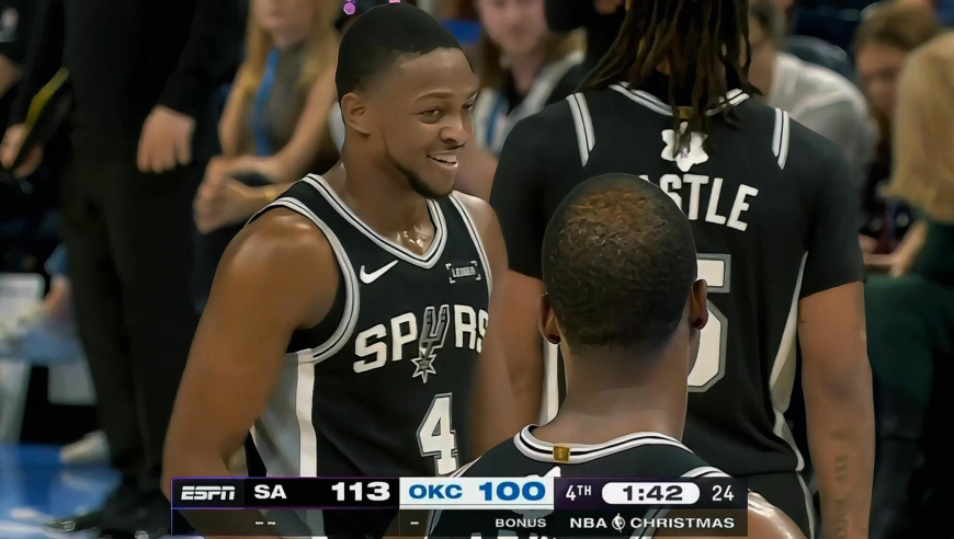 马刺雷霆末节决胜时刻：卡鲁索SGA疯狂反扑 卡斯尔福克斯打到雷霆投降